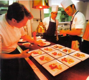 st james kitchen 300x268 La suite de la suite