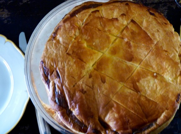 galette-frangipane galette frangipane 580x431 Galette frangipane à la façon de la mère Brasier et dAlain Ducasse
