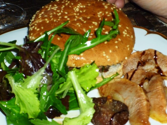 mac berges 580x435 Une nouvelle façon de voir les hamburgers... sanglier & foie gras